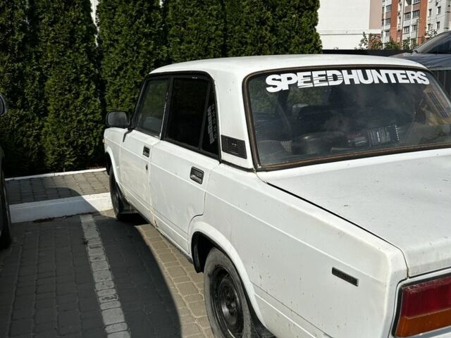 Белый ВАЗ 2107, объемом двигателя 1.6 л и пробегом 207 тыс. км за 700 $, фото 2 на Automoto.ua