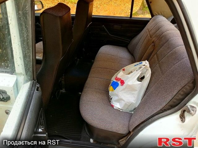 Білий ВАЗ 2107, об'ємом двигуна 1.5 л та пробігом 47 тис. км за 900 $, фото 11 на Automoto.ua