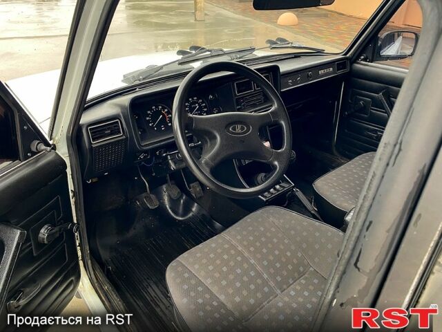 Белый ВАЗ 2107, объемом двигателя 1.5 л и пробегом 70 тыс. км за 1600 $, фото 7 на Automoto.ua
