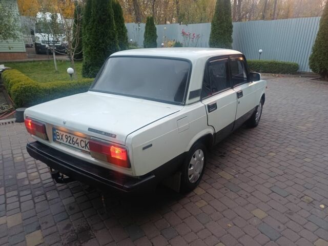 ВАЗ 2107 2002 в Хмельницком на Automoto.ua Белый ВАЗ 2107, объемом двигателя 1.5 л и пробегом 200 тыс. км за 749 $, фото 4 на Automoto.ua