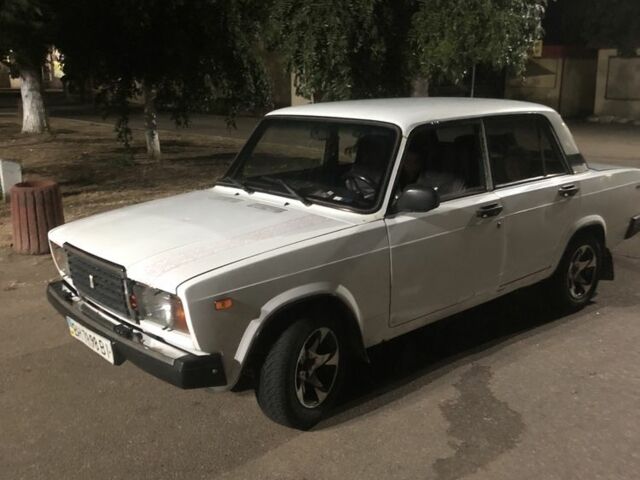Белый ВАЗ 2107, объемом двигателя 1.5 л и пробегом 3 тыс. км за 952 $, фото 3 на Automoto.ua