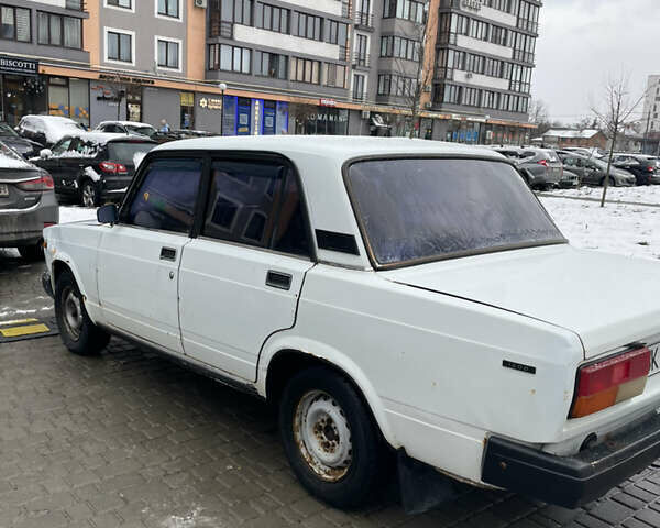 Белый ВАЗ 2107, объемом двигателя 1.5 л и пробегом 38 тыс. км за 800 $, фото 5 на Automoto.ua
