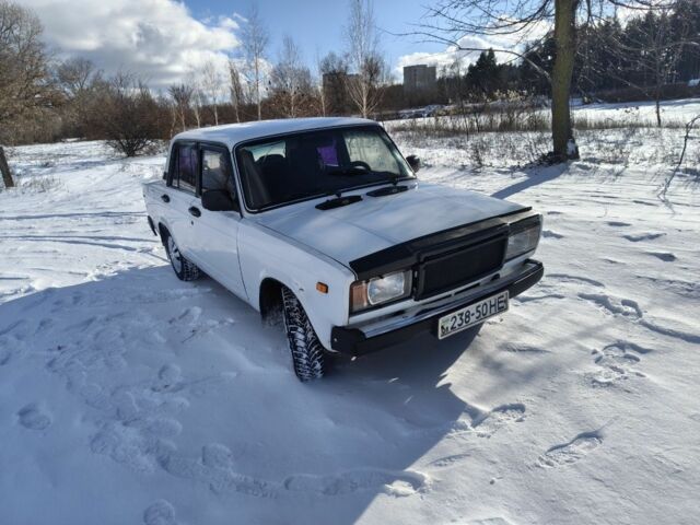 Білий ВАЗ 2107, об'ємом двигуна 0 л та пробігом 150 тис. км за 850 $, фото 4 на Automoto.ua