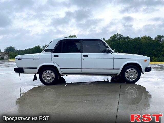 Белый ВАЗ 2107, объемом двигателя 1.5 л и пробегом 70 тыс. км за 1600 $, фото 1 на Automoto.ua