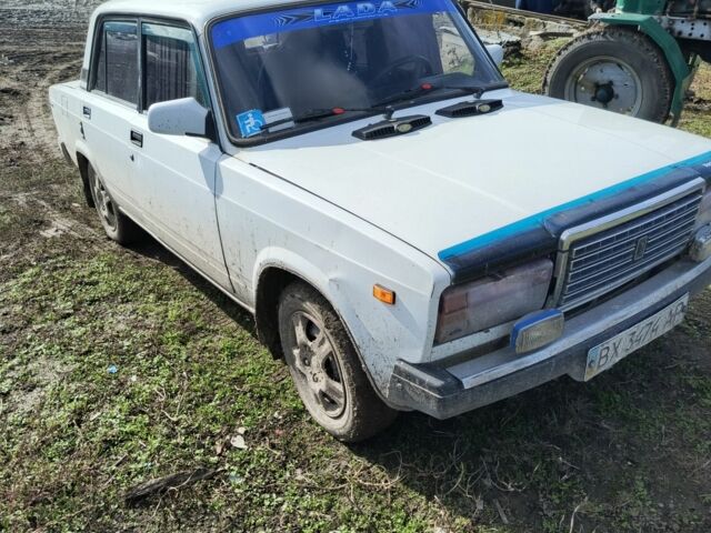 ВАЗ 2107 2002 в Каменце-Подольском на Automoto.ua Белый ВАЗ 2107, объемом двигателя 0 л и пробегом 1 тыс. км за 1300 $, фото 1 на Automoto.ua