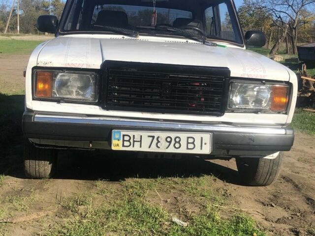 Белый ВАЗ 2107, объемом двигателя 1.5 л и пробегом 3 тыс. км за 952 $, фото 1 на Automoto.ua