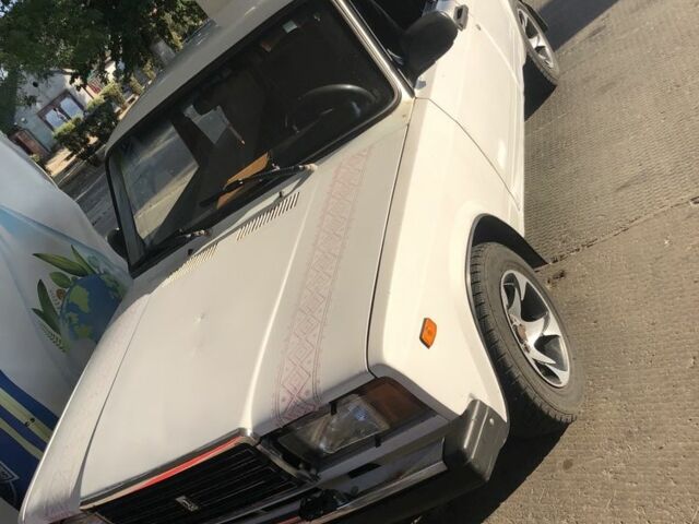 Белый ВАЗ 2107, объемом двигателя 1.5 л и пробегом 3 тыс. км за 952 $, фото 4 на Automoto.ua