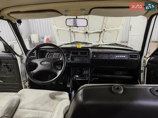 Белый ВАЗ 2107, объемом двигателя 1.5 л и пробегом 400 тыс. км за 600 $, фото 12 на Automoto.ua