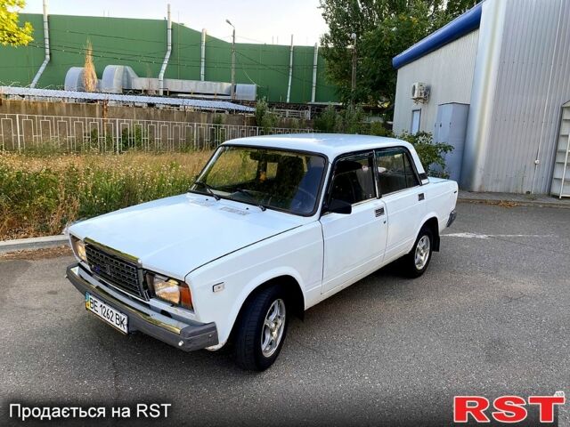 Белый ВАЗ 2107, объемом двигателя 1.6 л и пробегом 100 тыс. км за 750 $, фото 3 на Automoto.ua