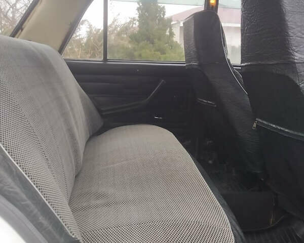 Белый ВАЗ 2107, объемом двигателя 0 л и пробегом 300 тыс. км за 900 $, фото 6 на Automoto.ua