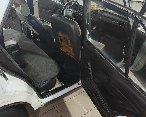 Белый ВАЗ 2107, объемом двигателя 1.5 л и пробегом 400 тыс. км за 600 $, фото 9 на Automoto.ua