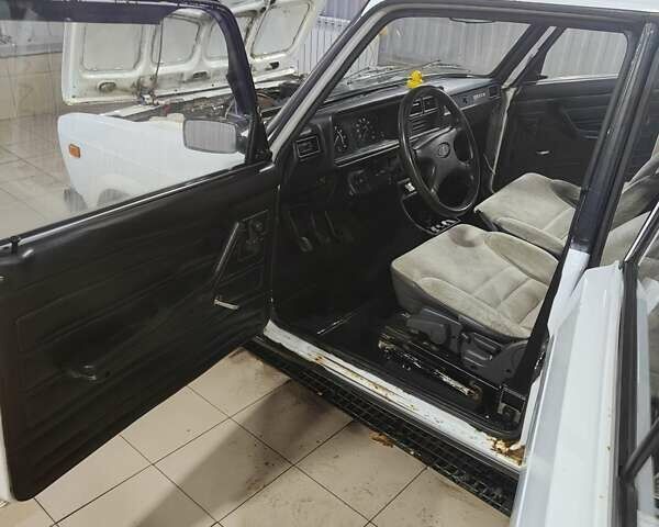 Белый ВАЗ 2107, объемом двигателя 1.5 л и пробегом 400 тыс. км за 600 $, фото 6 на Automoto.ua
