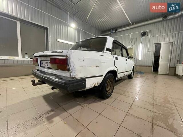Белый ВАЗ 2107, объемом двигателя 1.5 л и пробегом 400 тыс. км за 600 $, фото 3 на Automoto.ua