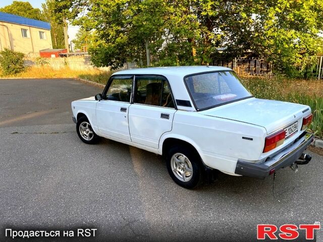 Белый ВАЗ 2107, объемом двигателя 1.6 л и пробегом 100 тыс. км за 750 $, фото 6 на Automoto.ua