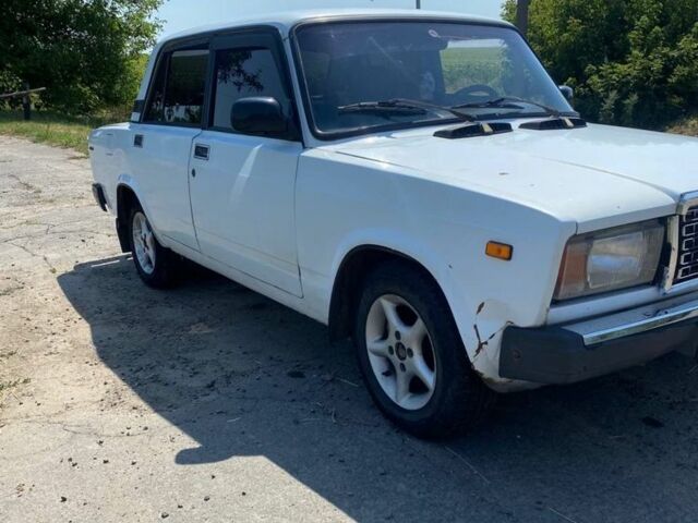 Белый ВАЗ 2107, объемом двигателя 1.6 л и пробегом 15 тыс. км за 1150 $, фото 1 на Automoto.ua