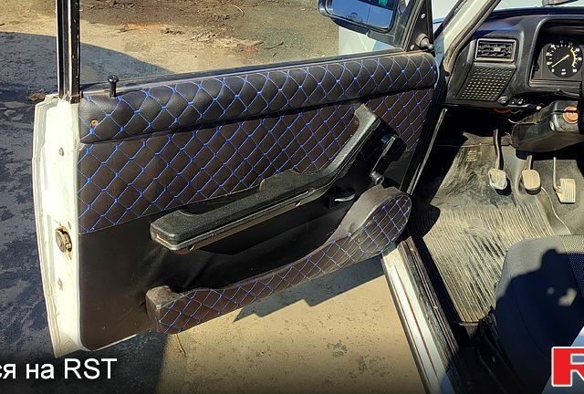Белый ВАЗ 2107, объемом двигателя 1.5 л и пробегом 90 тыс. км за 1500 $, фото 5 на Automoto.ua