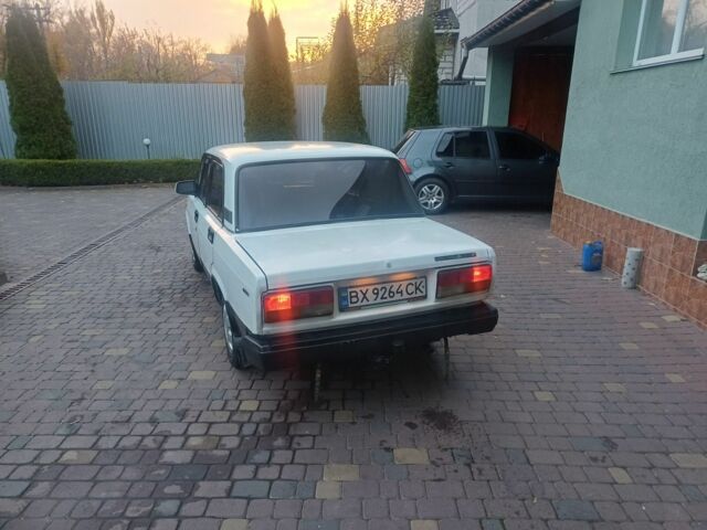 ВАЗ 2107 2002 в Хмельницком на Automoto.ua Белый ВАЗ 2107, объемом двигателя 1.5 л и пробегом 200 тыс. км за 749 $, фото 3 на Automoto.ua