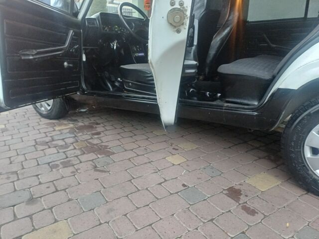 ВАЗ 2107 2002 в Хмельницком на Automoto.ua Белый ВАЗ 2107, объемом двигателя 1.5 л и пробегом 200 тыс. км за 749 $, фото 10 на Automoto.ua