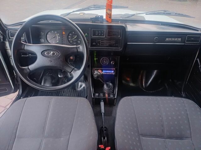 ВАЗ 2107 2002 в Хмельницком на Automoto.ua Белый ВАЗ 2107, объемом двигателя 1.5 л и пробегом 200 тыс. км за 749 $, фото 8 на Automoto.ua