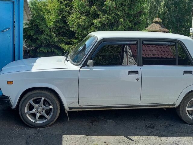 ВАЗ 2107 2003 в Киеве на Automoto.ua Белый ВАЗ 2107, объемом двигателя 1.6 л и пробегом 3 тыс. км за 2138 $, фото 1 на Automoto.ua