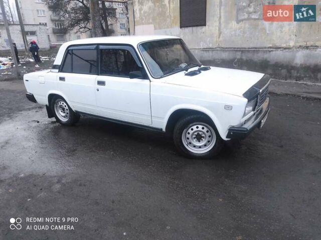 Белый ВАЗ 2107, объемом двигателя 1.45 л и пробегом 173 тыс. км за 900 $, фото 1 на Automoto.ua