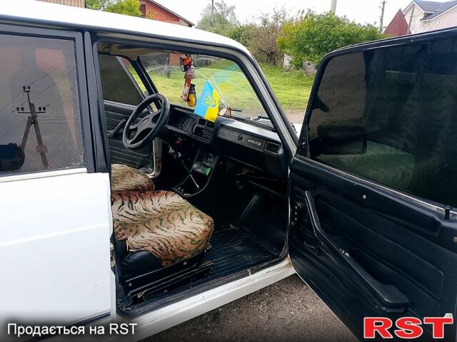 Белый ВАЗ 2107, объемом двигателя 1.5 л и пробегом 0 тыс. км за 1050 $, фото 10 на Automoto.ua