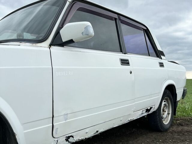 Белый ВАЗ 2107, объемом двигателя 1.5 л и пробегом 125 тыс. км за 550 $, фото 3 на Automoto.ua