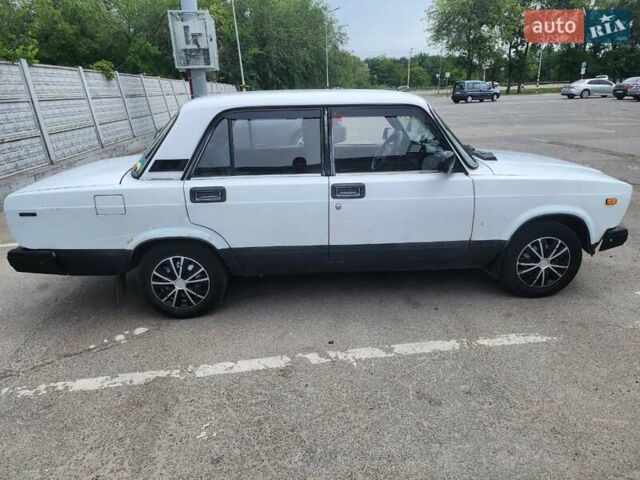 Белый ВАЗ 2107, объемом двигателя 1.45 л и пробегом 81 тыс. км за 1300 $, фото 1 на Automoto.ua