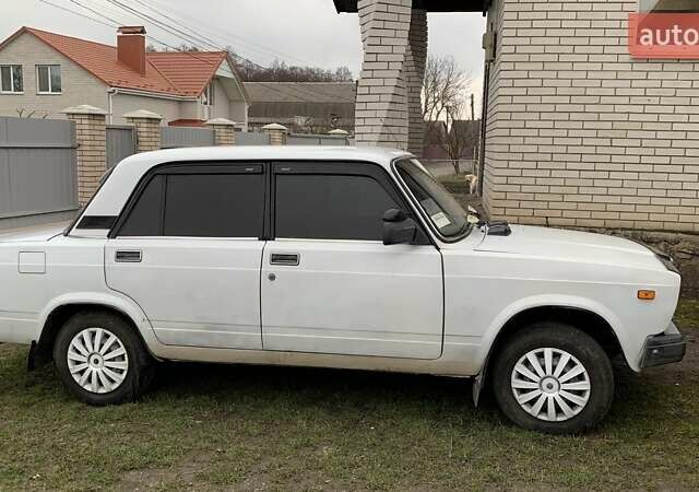 Белый ВАЗ 2107, объемом двигателя 1.45 л и пробегом 100 тыс. км за 1200 $, фото 5 на Automoto.ua
