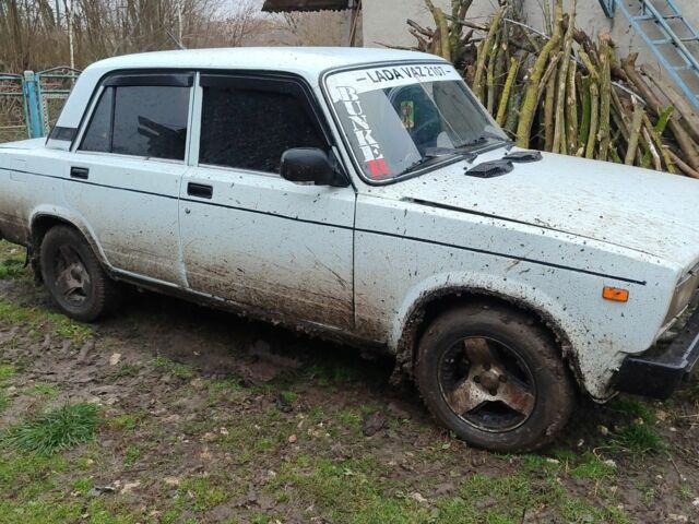 Белый ВАЗ 2107, объемом двигателя 1.5 л и пробегом 1 тыс. км за 1250 $, фото 2 на Automoto.ua