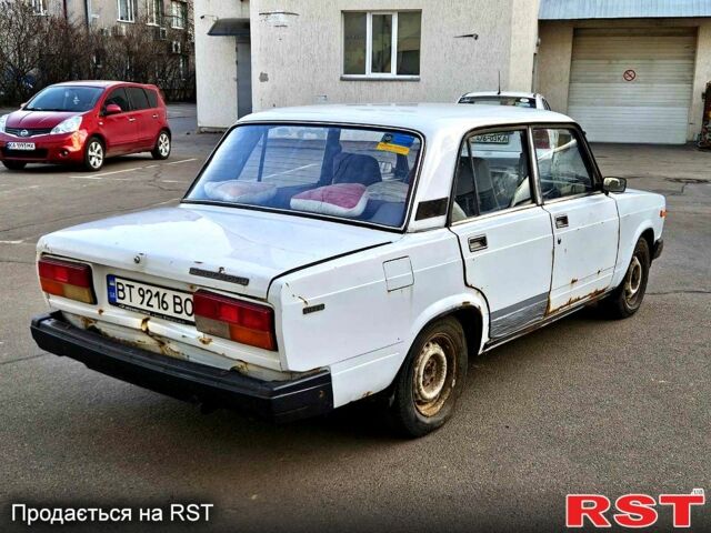 Белый ВАЗ 2107, объемом двигателя 1.5 л и пробегом 75 тыс. км за 500 $, фото 3 на Automoto.ua