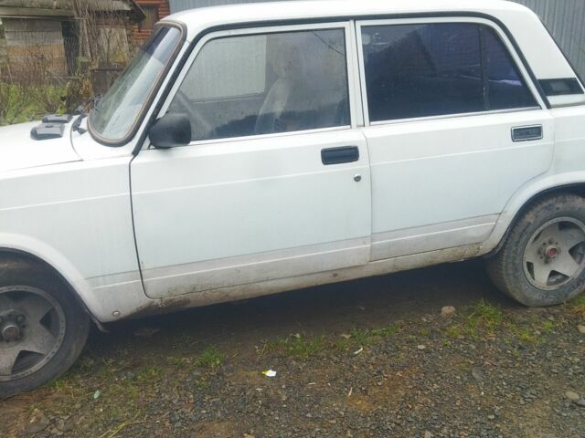 Белый ВАЗ 2107, объемом двигателя 1.6 л и пробегом 8 тыс. км за 474 $, фото 5 на Automoto.ua
