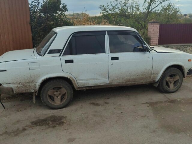 Белый ВАЗ 2107, объемом двигателя 1.5 л и пробегом 1 тыс. км за 1250 $, фото 5 на Automoto.ua