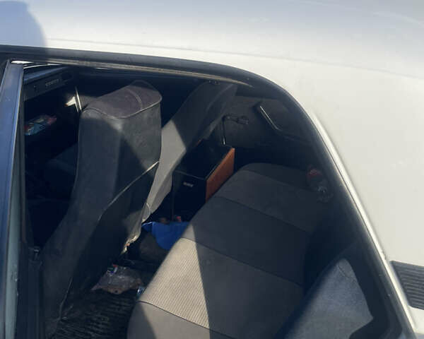 Білий ВАЗ 2107, об'ємом двигуна 1.5 л та пробігом 273 тис. км за 750 $, фото 5 на Automoto.ua