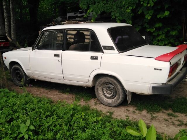 Белый ВАЗ 2107, объемом двигателя 1.5 л и пробегом 100 тыс. км за 550 $, фото 4 на Automoto.ua
