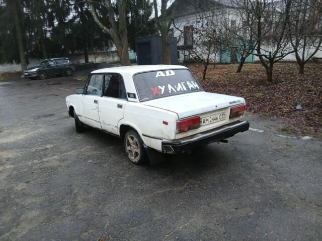 Білий ВАЗ 2107, об'ємом двигуна 1.5 л та пробігом 150 тис. км за 592 $, фото 4 на Automoto.ua