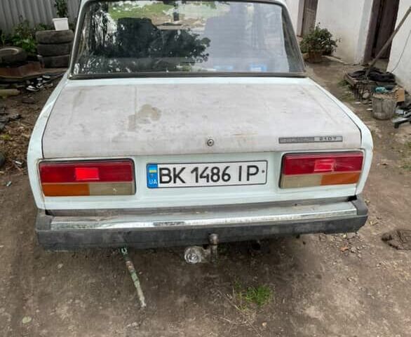 Белый ВАЗ 2107, объемом двигателя 1.5 л и пробегом 3 тыс. км за 350 $, фото 3 на Automoto.ua