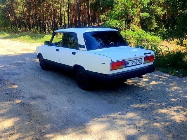 Белый ВАЗ 2107, объемом двигателя 1.5 л и пробегом 275 тыс. км за 1000 $, фото 5 на Automoto.ua