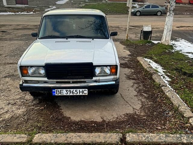 Белый ВАЗ 2107, объемом двигателя 1.5 л и пробегом 0 тыс. км за 900 $, фото 1 на Automoto.ua