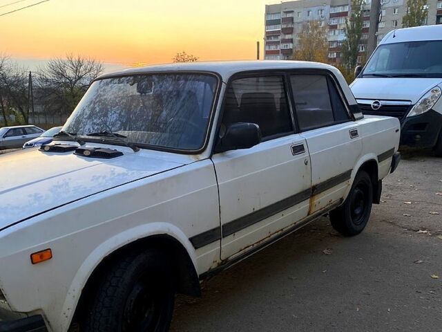 ВАЗ 2107 2004 в Харькове на Automoto.ua Белый ВАЗ 2107, объемом двигателя 1.5 л и пробегом 80 тыс. км за 600 $, фото 1 на Automoto.ua