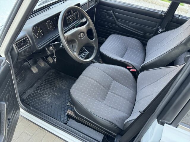 Білий ВАЗ 2107, об'ємом двигуна 1.5 л та пробігом 63 тис. км за 2700 $, фото 7 на Automoto.ua