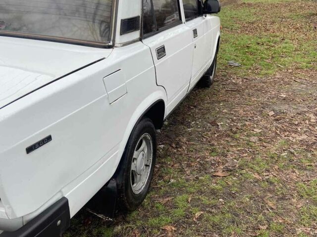 Белый ВАЗ 2107, объемом двигателя 5 л и пробегом 50 тыс. км за 828 $, фото 3 на Automoto.ua