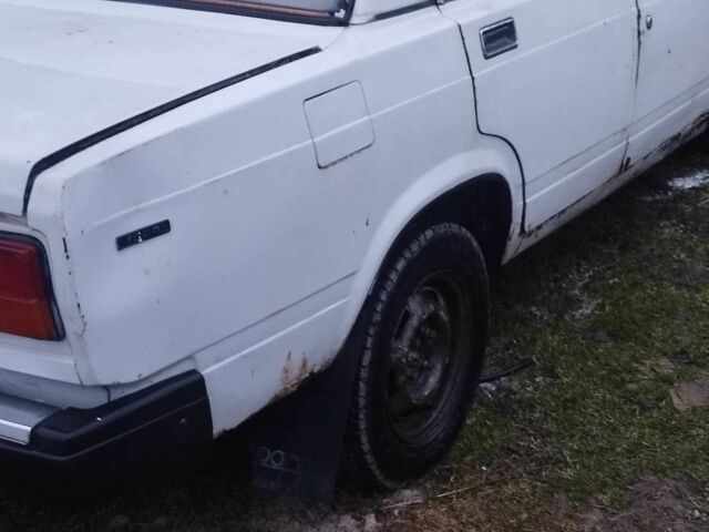 Белый ВАЗ 2107, объемом двигателя 1.6 л и пробегом 90 тыс. км за 356 $, фото 6 на Automoto.ua