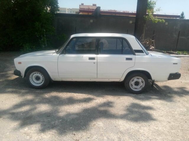 Белый ВАЗ 2107, объемом двигателя 1.5 л и пробегом 87 тыс. км за 800 $, фото 6 на Automoto.ua