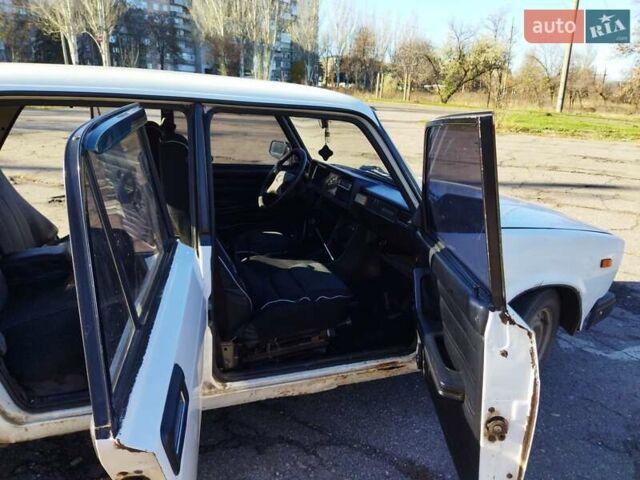 Белый ВАЗ 2107, объемом двигателя 1.5 л и пробегом 180 тыс. км за 1000 $, фото 5 на Automoto.ua