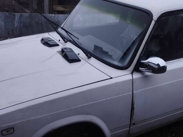 Белый ВАЗ 2107, объемом двигателя 1.6 л и пробегом 90 тыс. км за 356 $, фото 2 на Automoto.ua