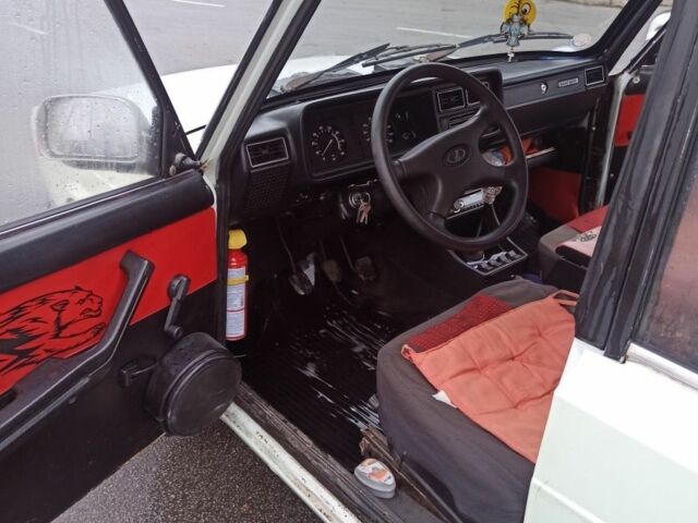 Белый ВАЗ 2107, объемом двигателя 1.5 л и пробегом 100 тыс. км за 900 $, фото 6 на Automoto.ua