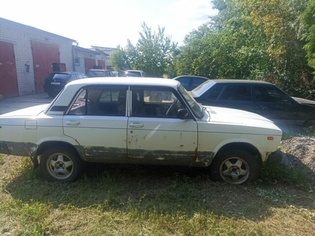Белый ВАЗ 2107, объемом двигателя 0 л и пробегом 33 тыс. км за 40000 $, фото 2 на Automoto.ua