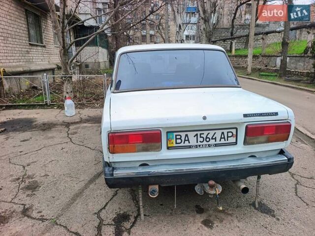 Белый ВАЗ 2107, объемом двигателя 1.45 л и пробегом 74 тыс. км за 2100 $, фото 1 на Automoto.ua