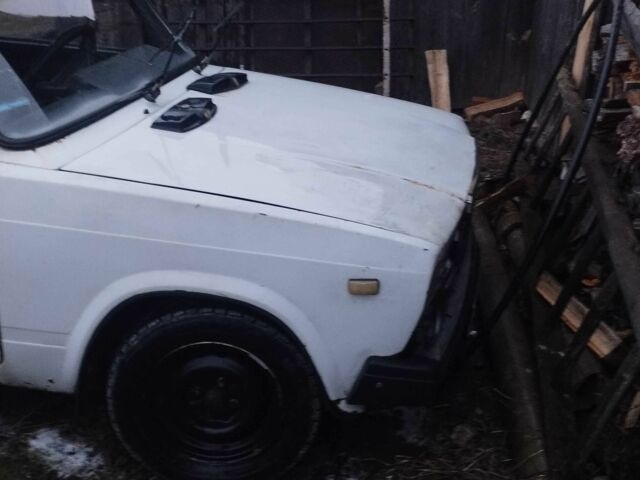 Белый ВАЗ 2107, объемом двигателя 1.6 л и пробегом 90 тыс. км за 356 $, фото 4 на Automoto.ua